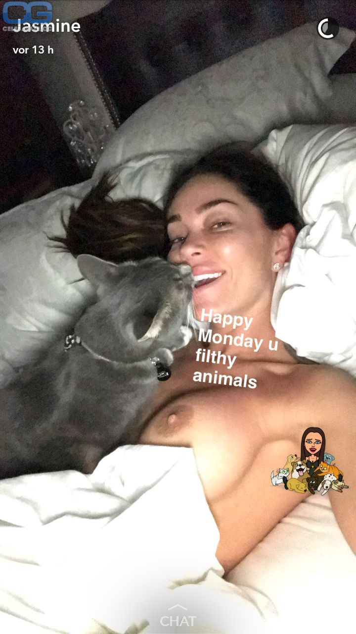 Jasmine Waltz leaked topless pic