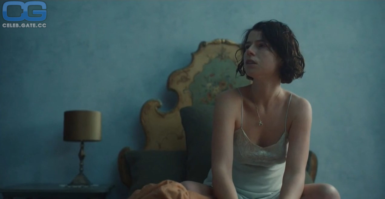 Jessie Buckley 
