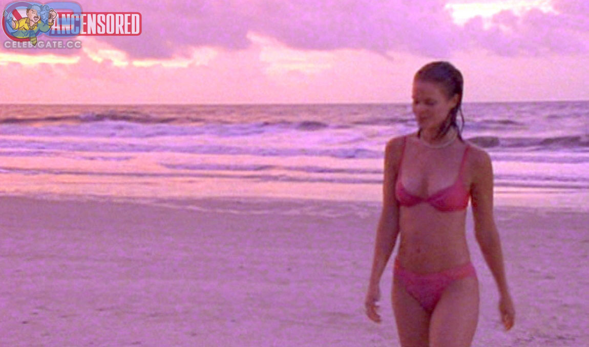 Joelle Carter bikini scene