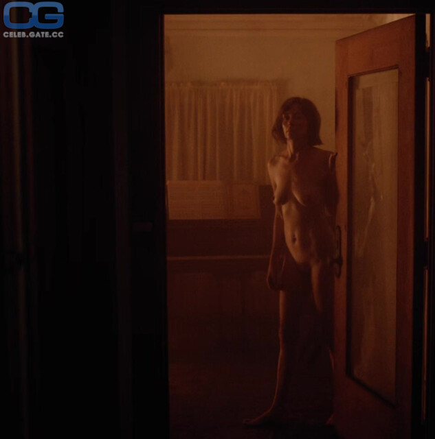 Julianne Nicholson 