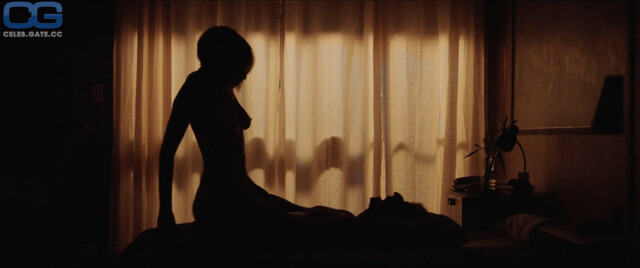 Julianne Nicholson 