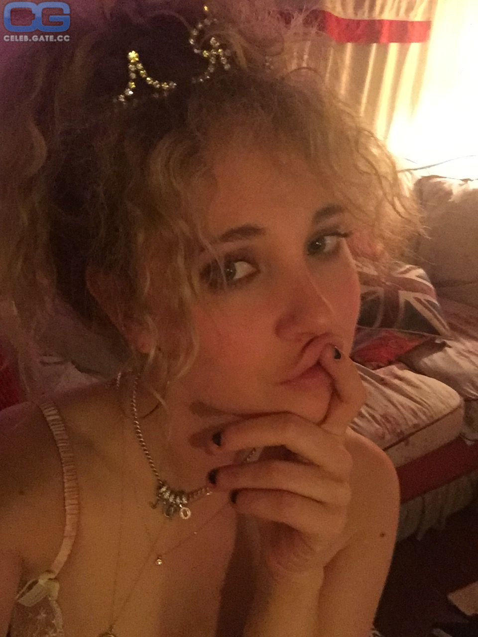 Juno Temple leaked photos