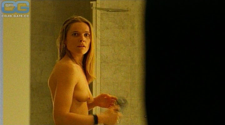 Karoline Eichhorn naked scene