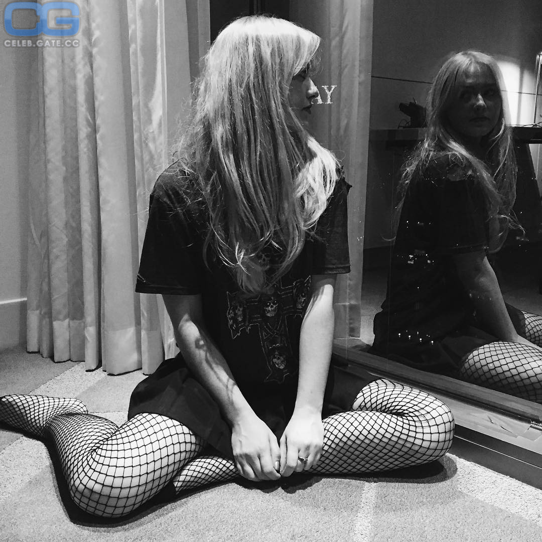 Kathryn Newton 