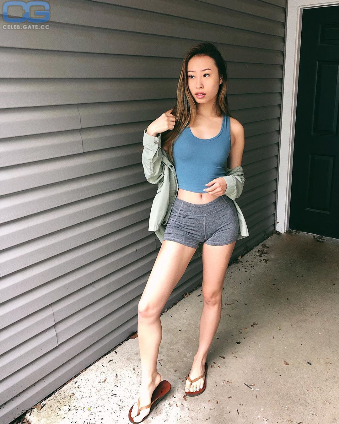 Kathy Zhu feet