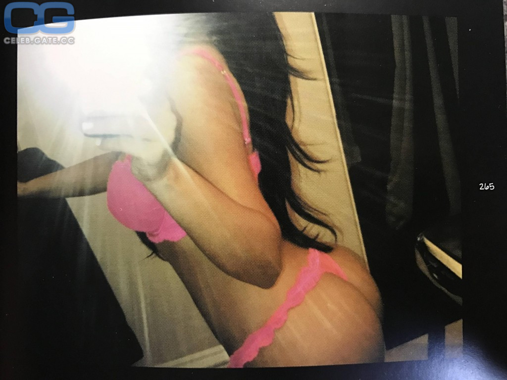 Kim Kardashian nude
