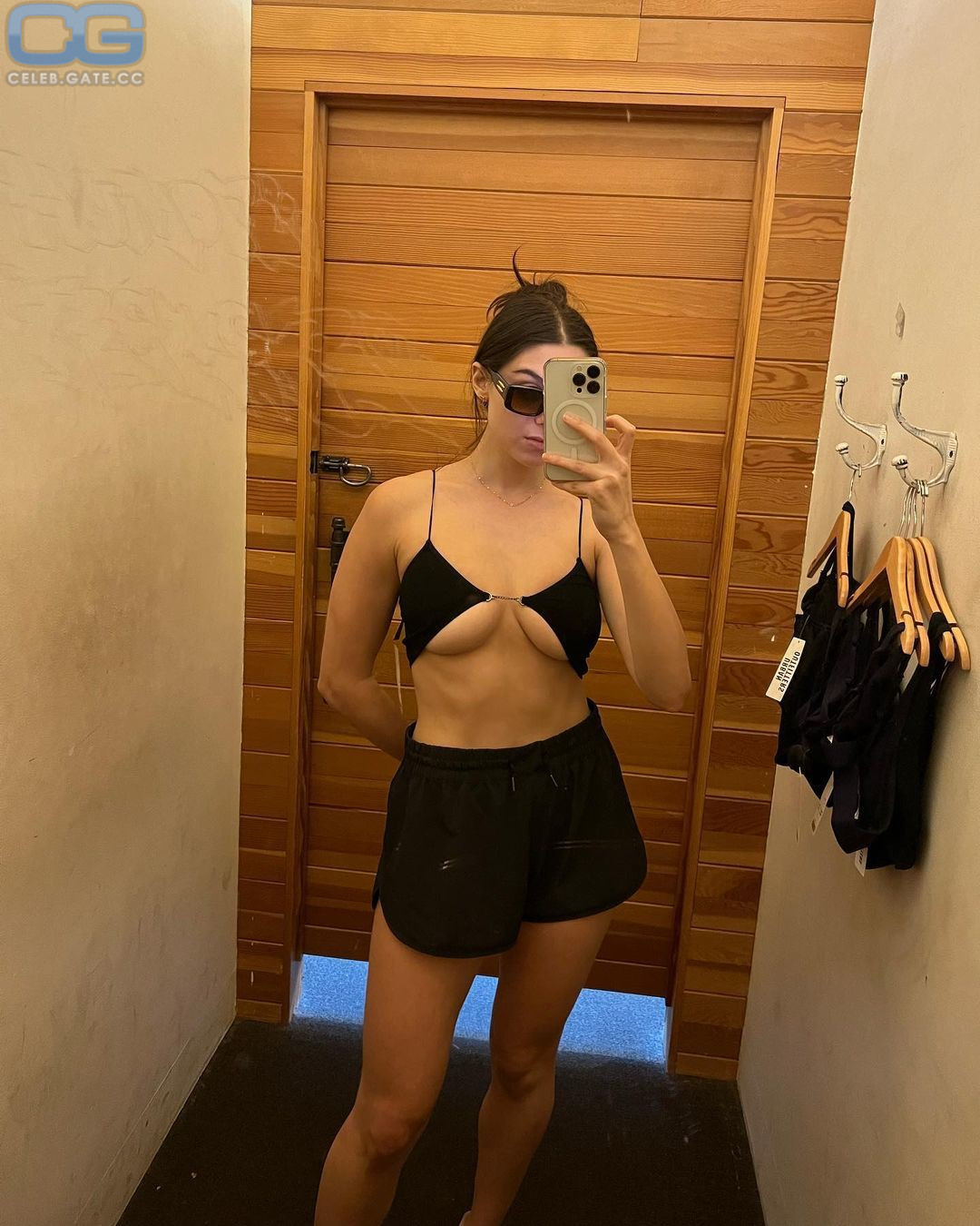 Kira Kosarin 
