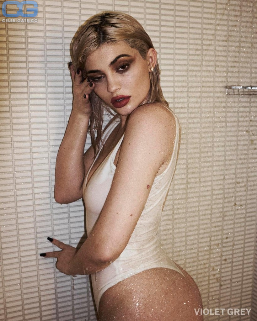 Kylie Jenner body