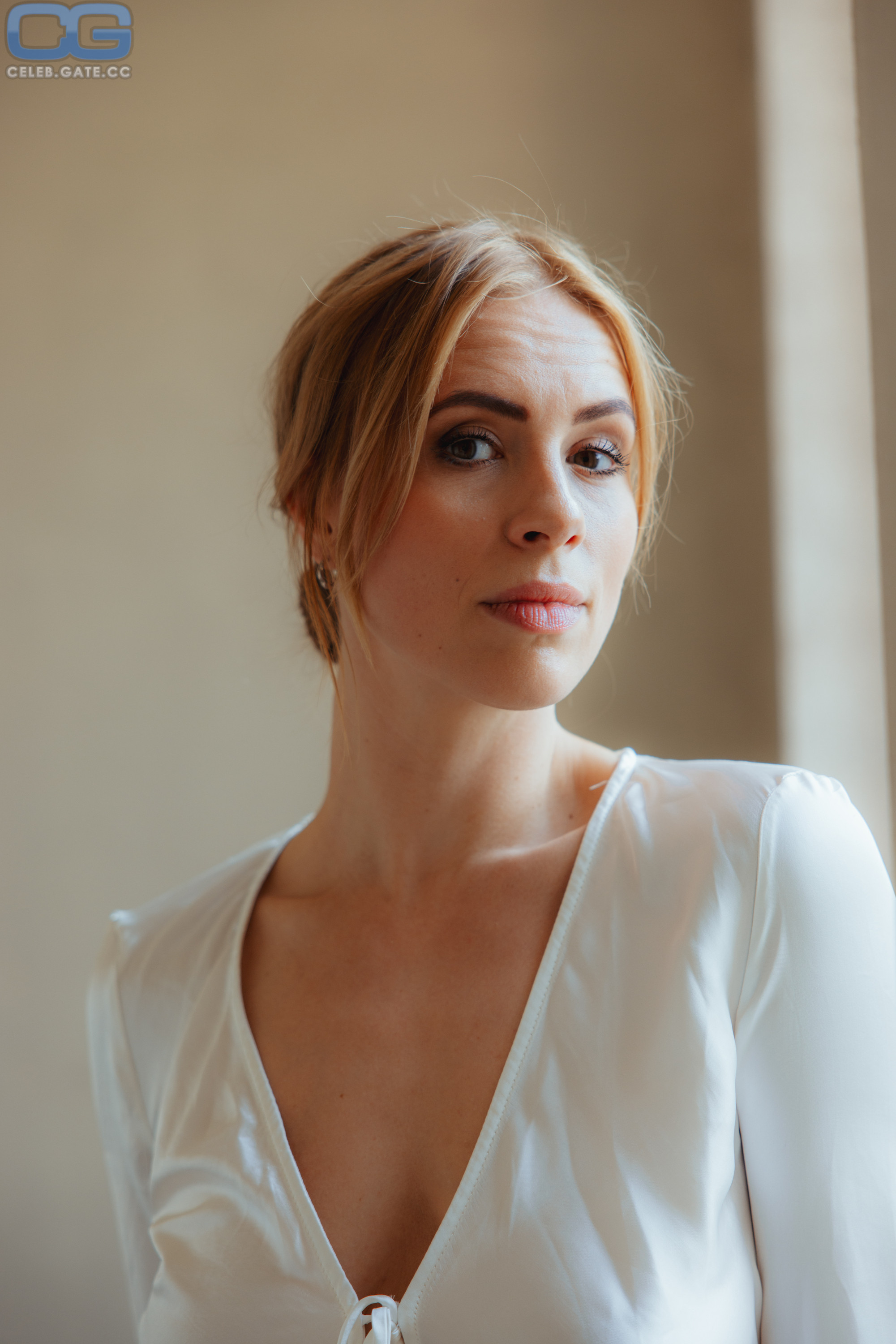 Lara Dandelion Seibert 