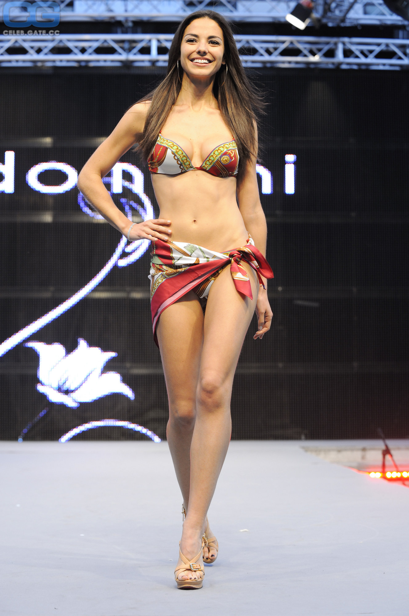 Laura Barriales runway