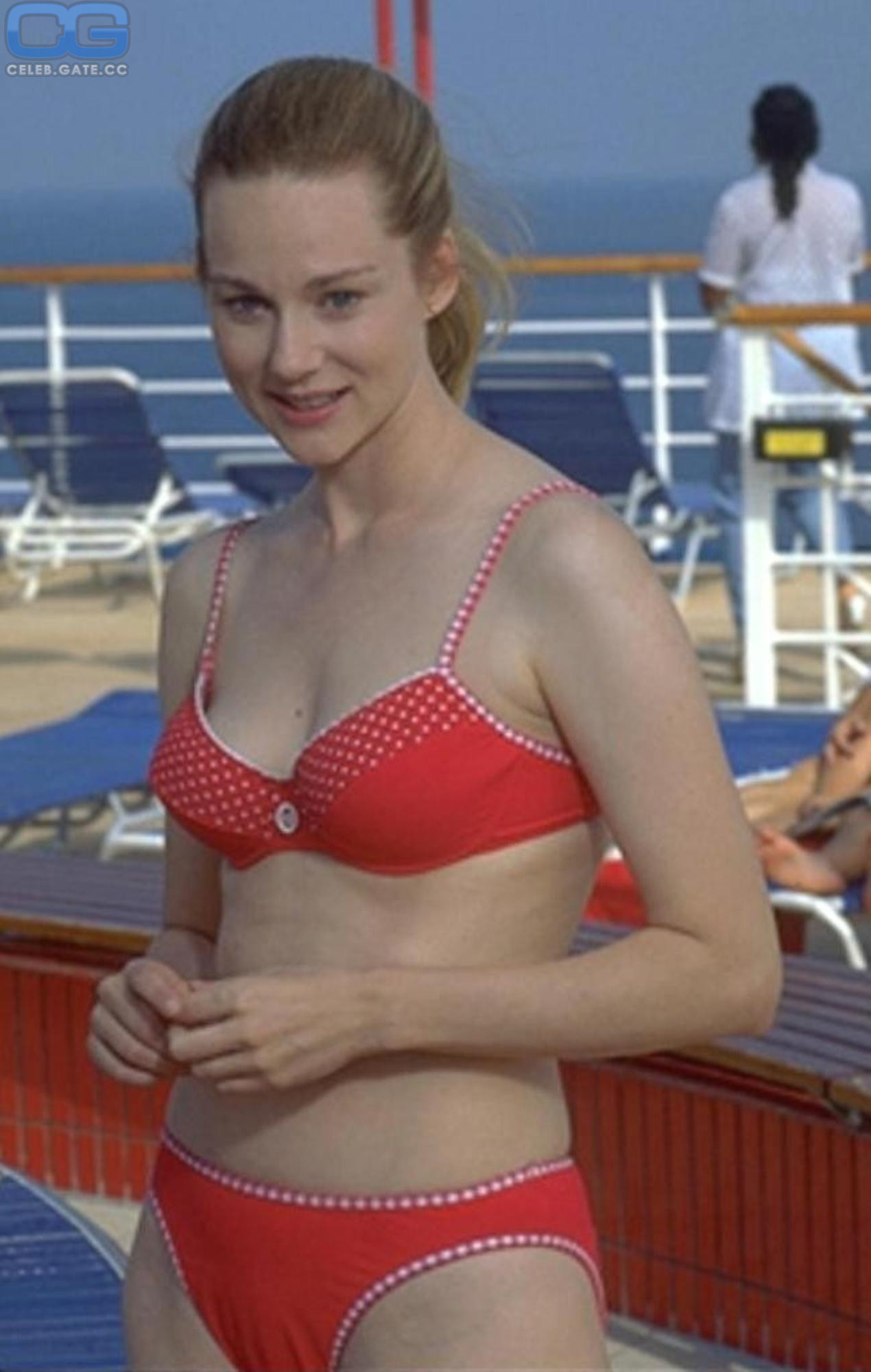 Laura Linney bikini