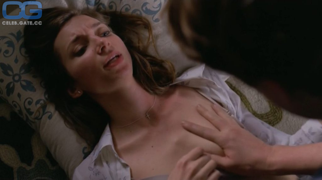 Lauren Lapkus sex scene