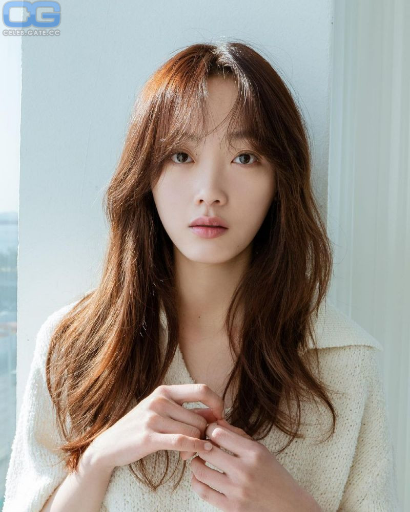 Lee Yoo-Mi 