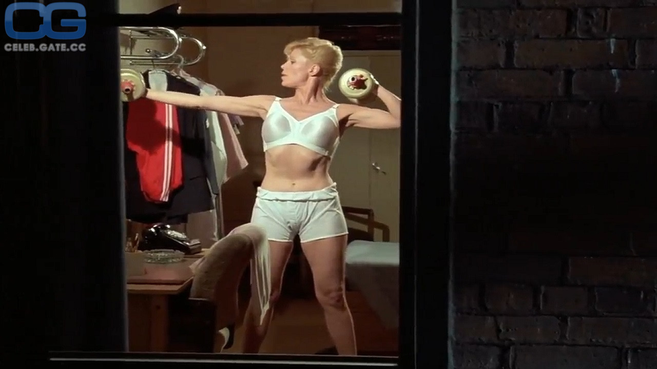 Leslie Easterbrook 