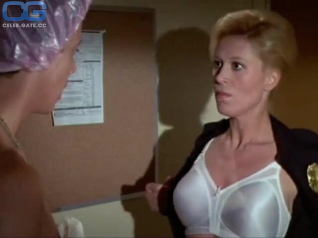 Leslie Easterbrook 