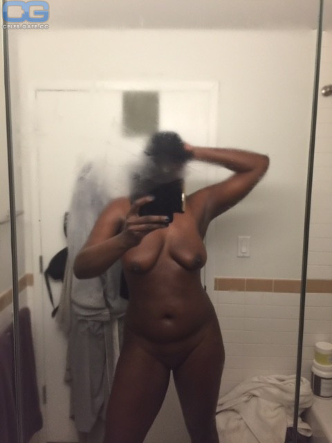 Leslie Jones naked selfie