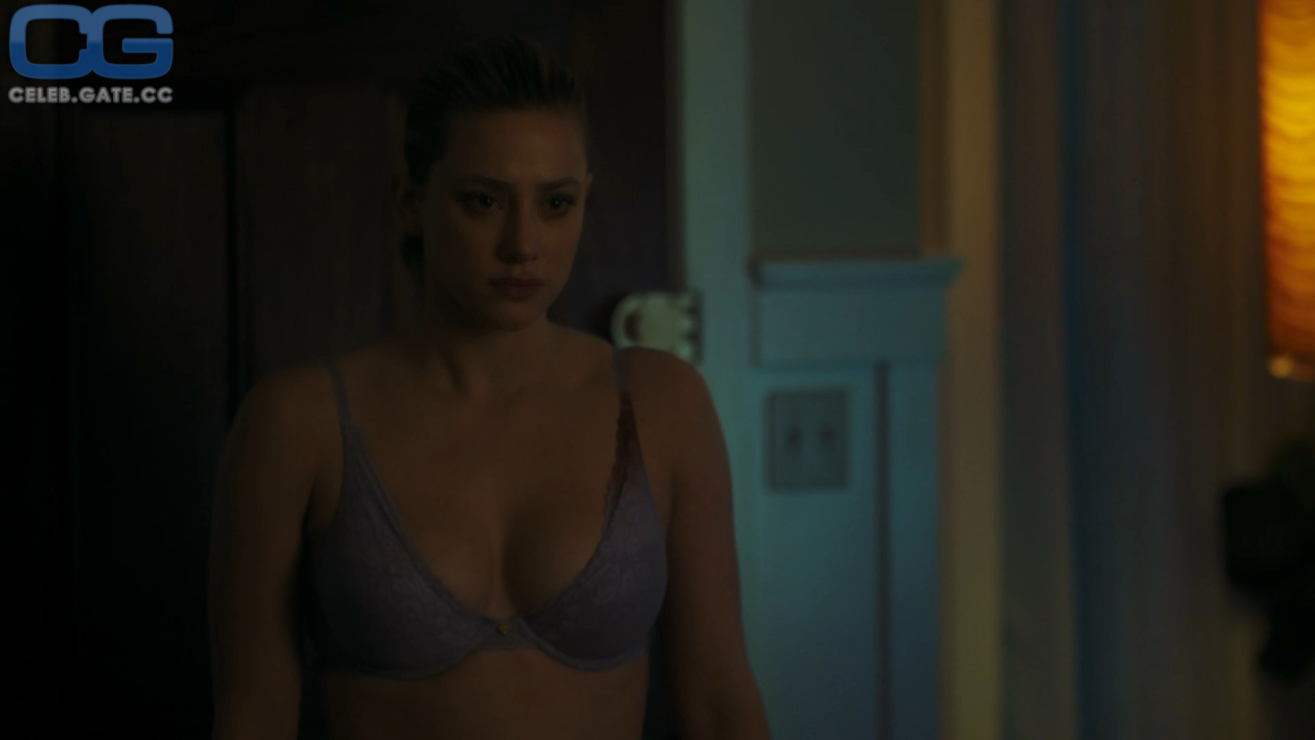 Lili Reinhart 