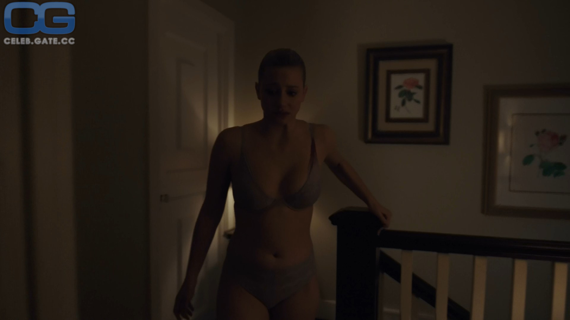Lili Reinhart 