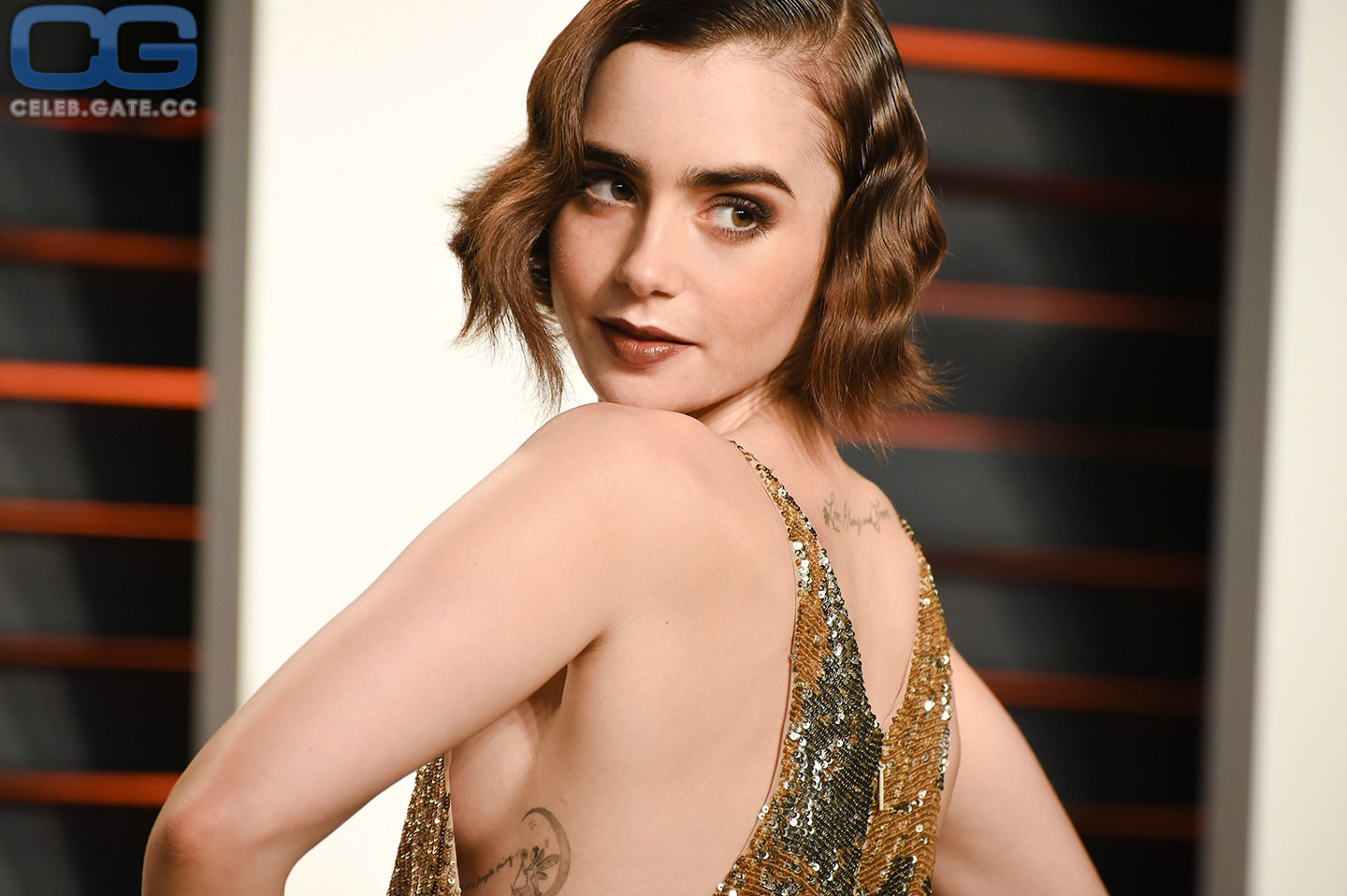 Lily Collins 