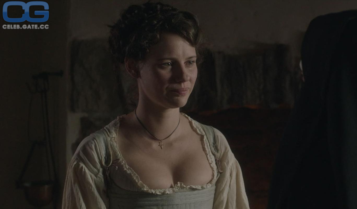 Lily Sullivan 