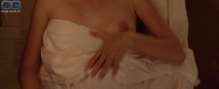 Lisa Kudrow nude scene