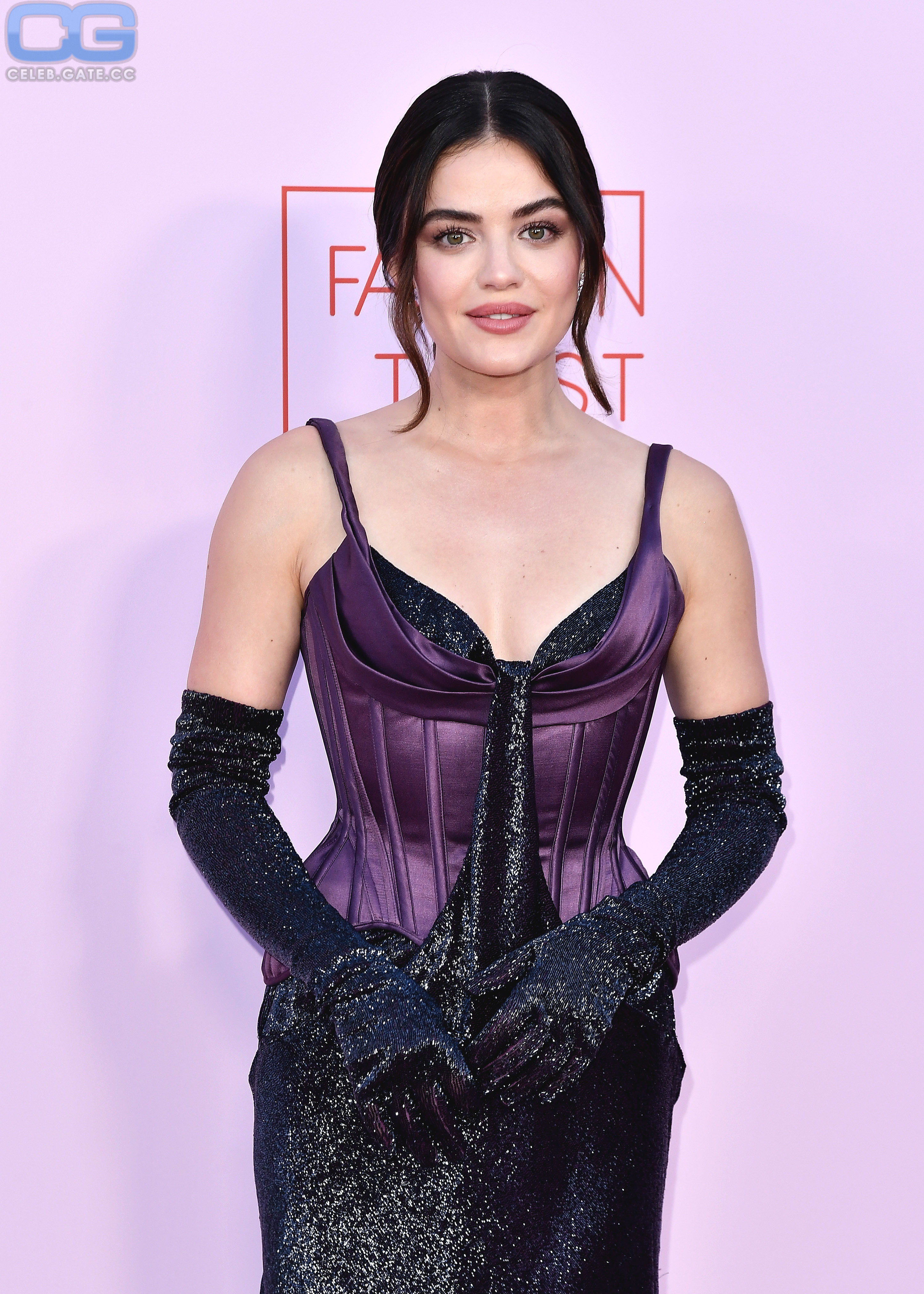 Lucy Hale 
