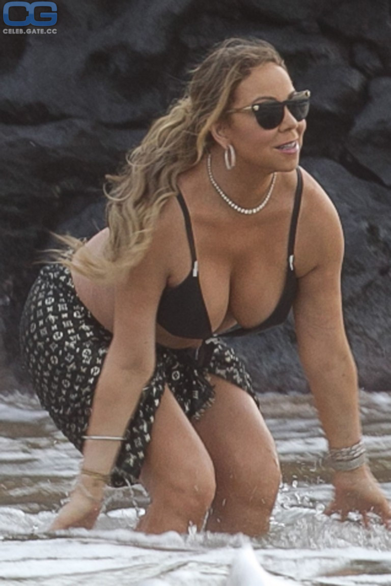 Mariah Carey boobs