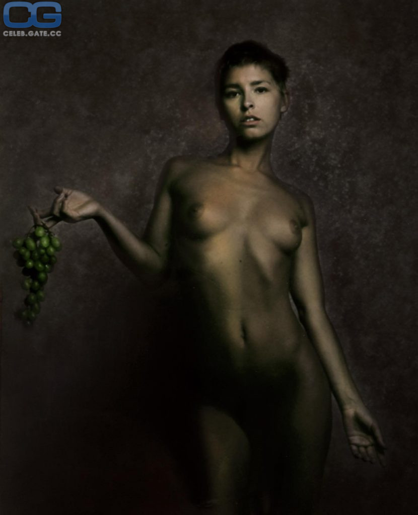 Marisa Papen topless