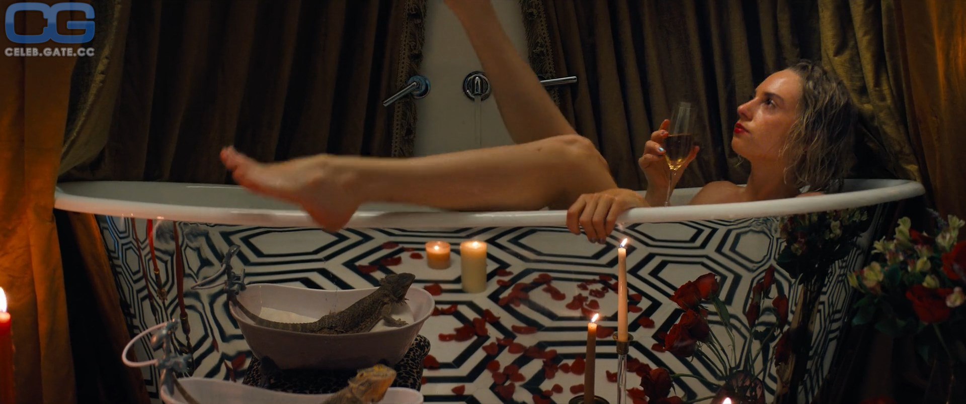 Maya Thurman-Hawke 
