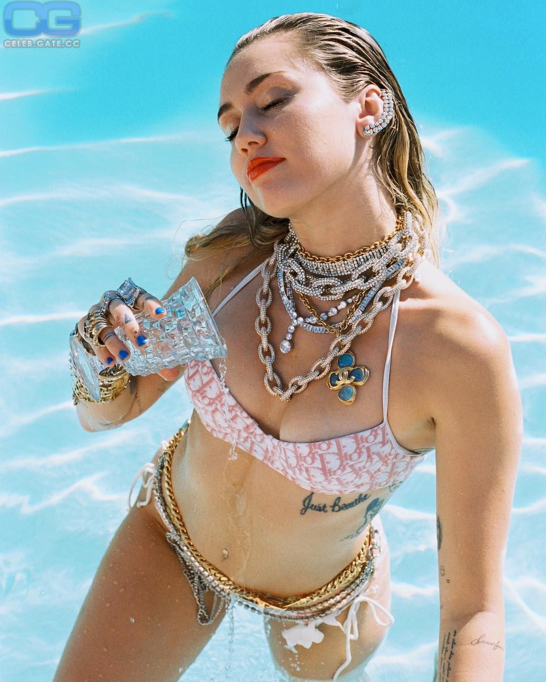 Miley Cyrus bikini