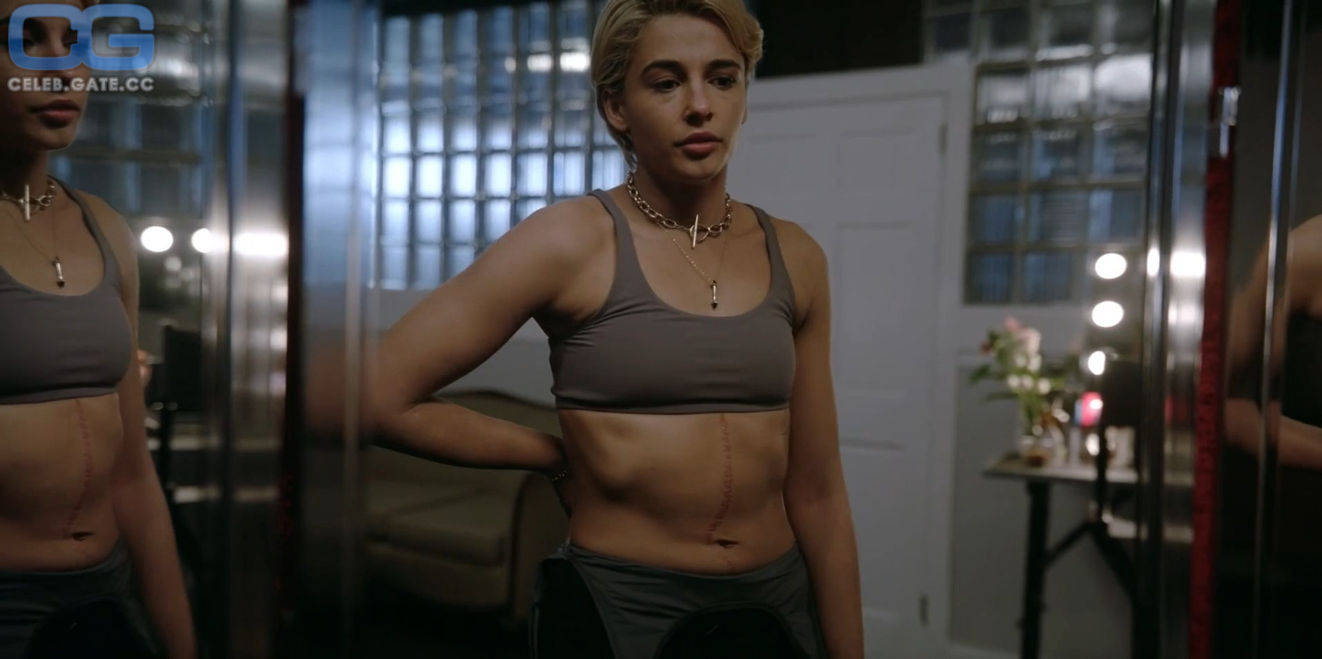 Naomi Scott 