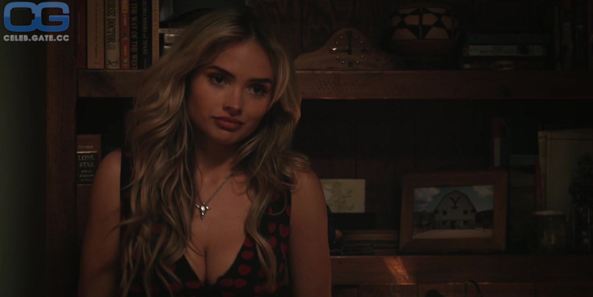 Natalie Alyn Lind 