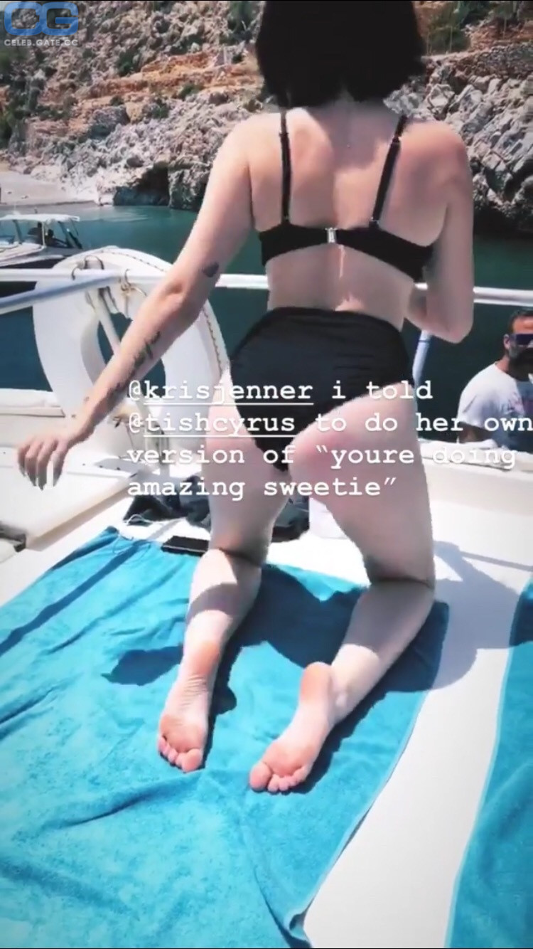 Noah Cyrus bikini