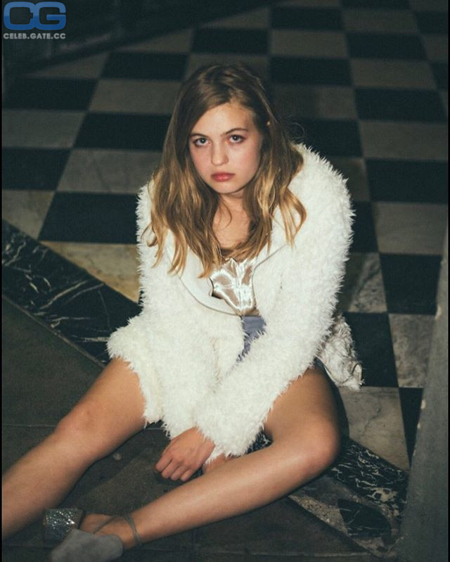 Olivia Scott Welch 
