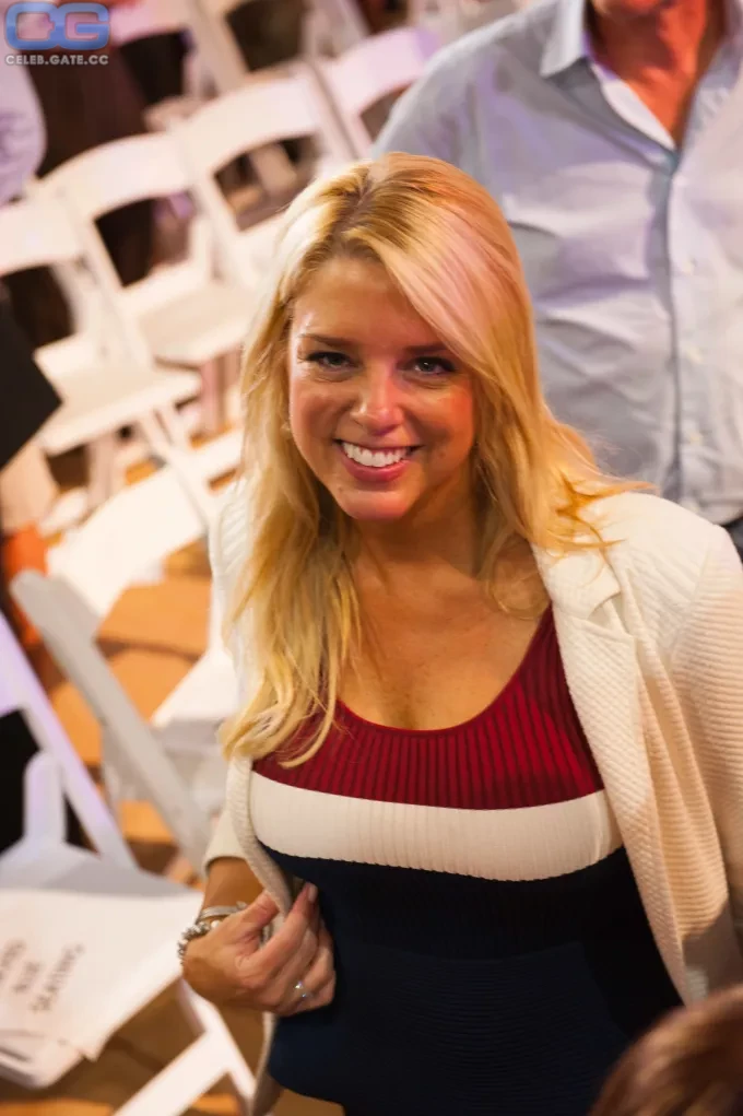 Pam Bondi 