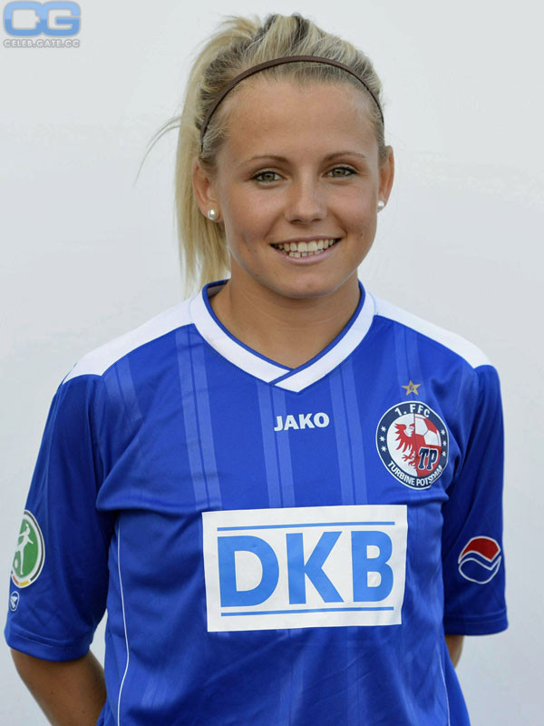 Julia Simic fussballerin