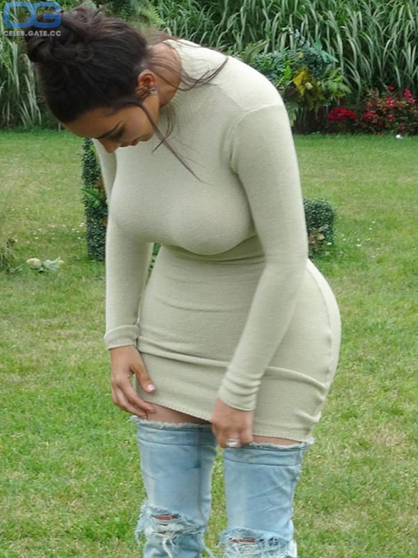 Kim Kardashian tits
