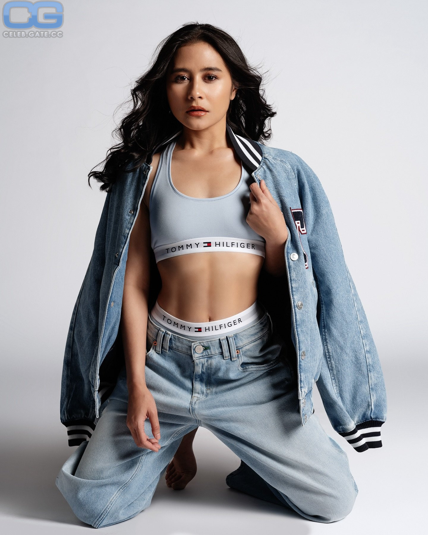 Prilly Latuconsina 