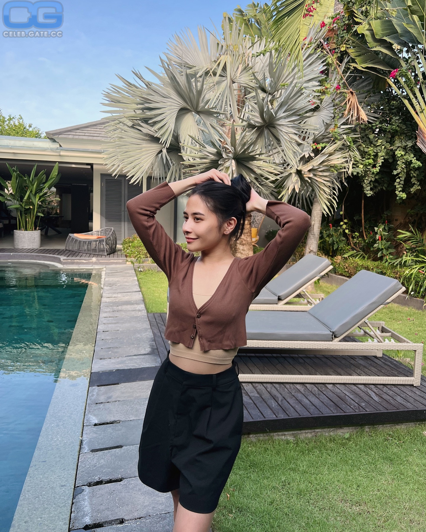Prilly Latuconsina 