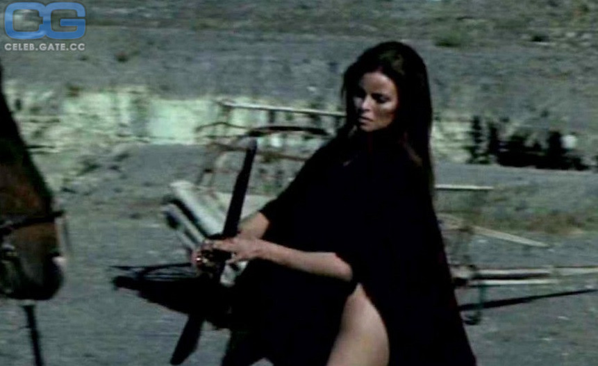 Raquel Welch 