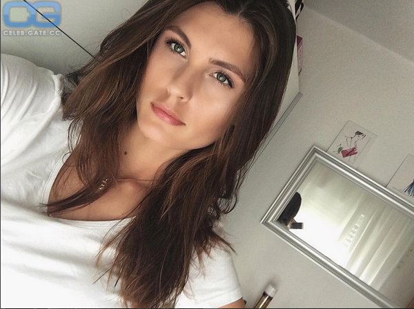 Romina Brennecke selfie