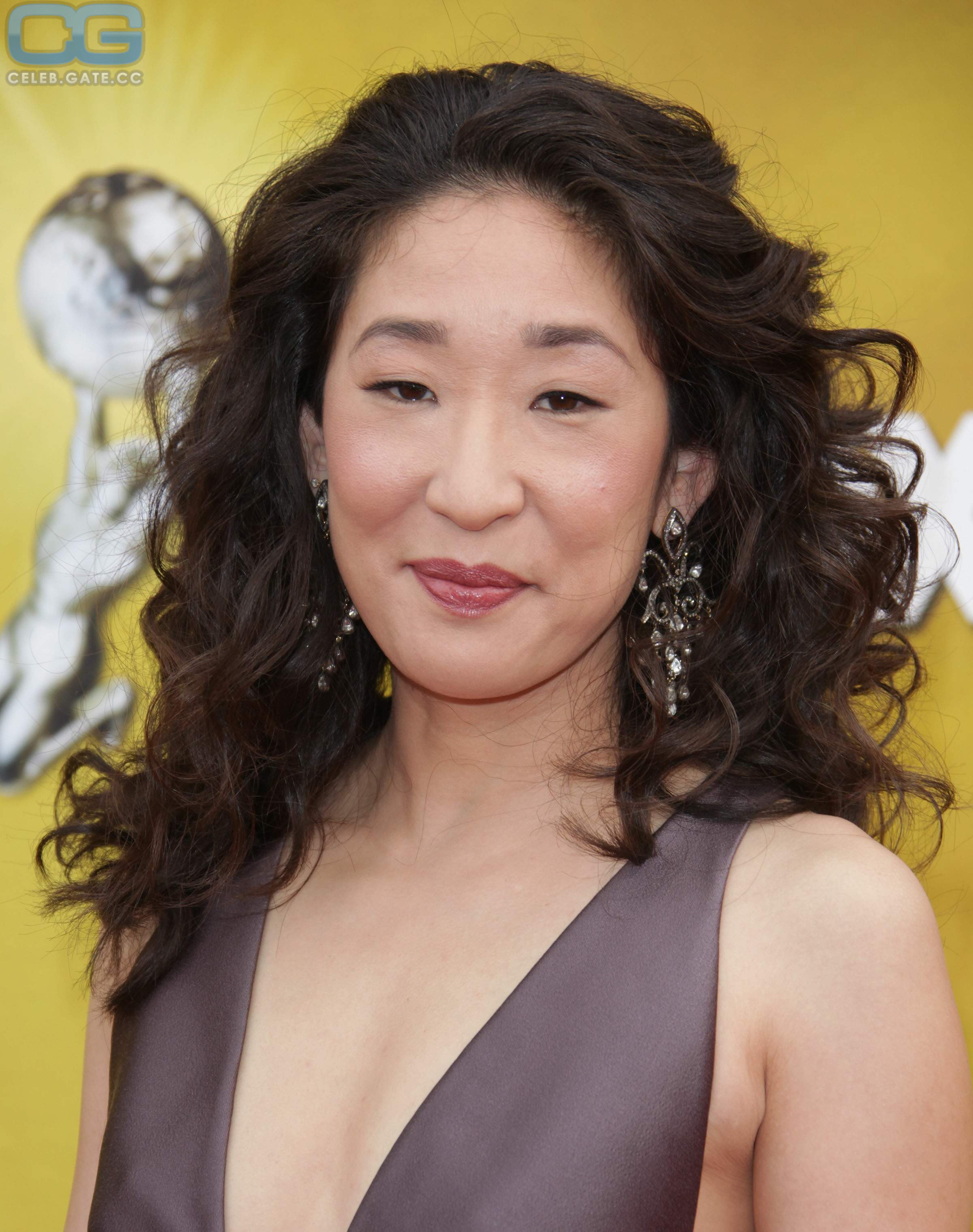 Sandra Oh sexy