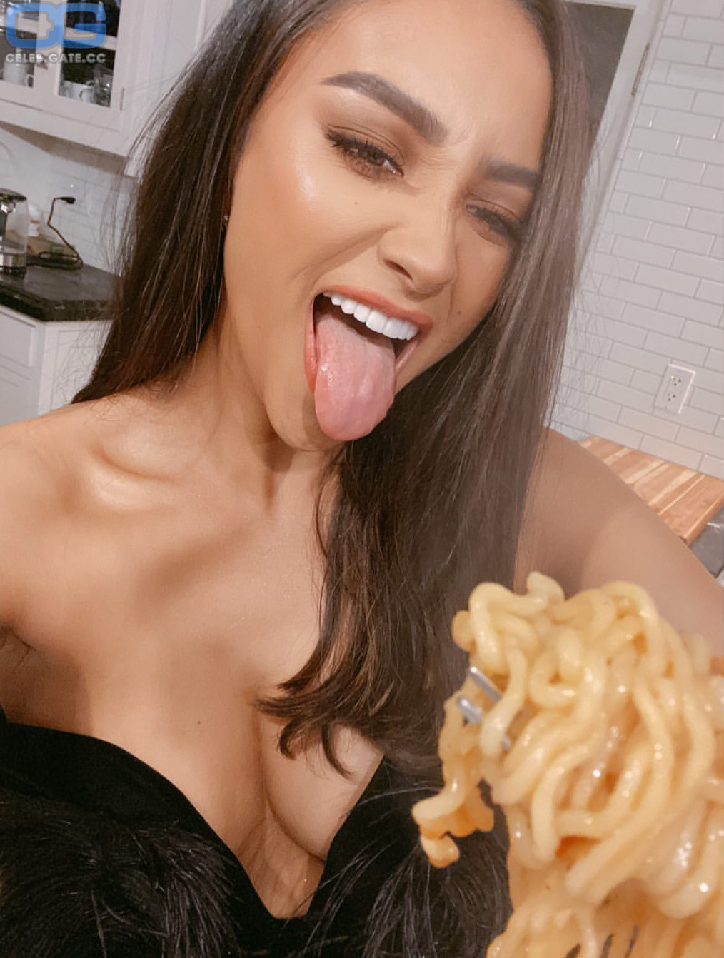 Shay Mitchell 