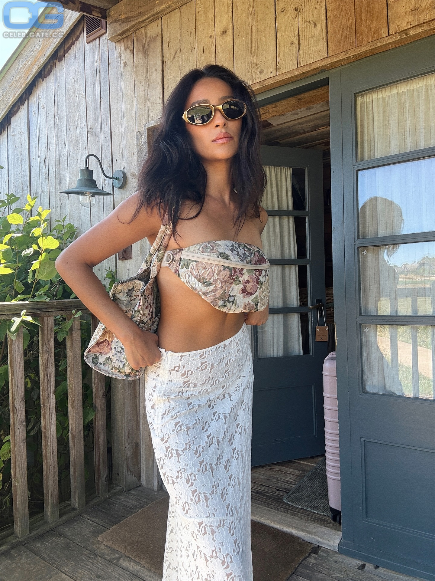 Shay Mitchell 