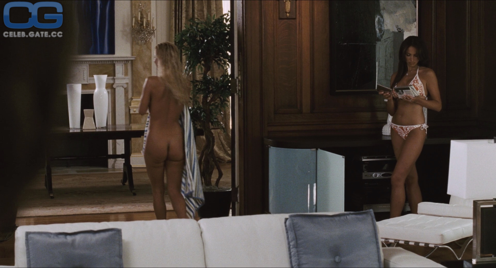 Simona Fusco nude scene