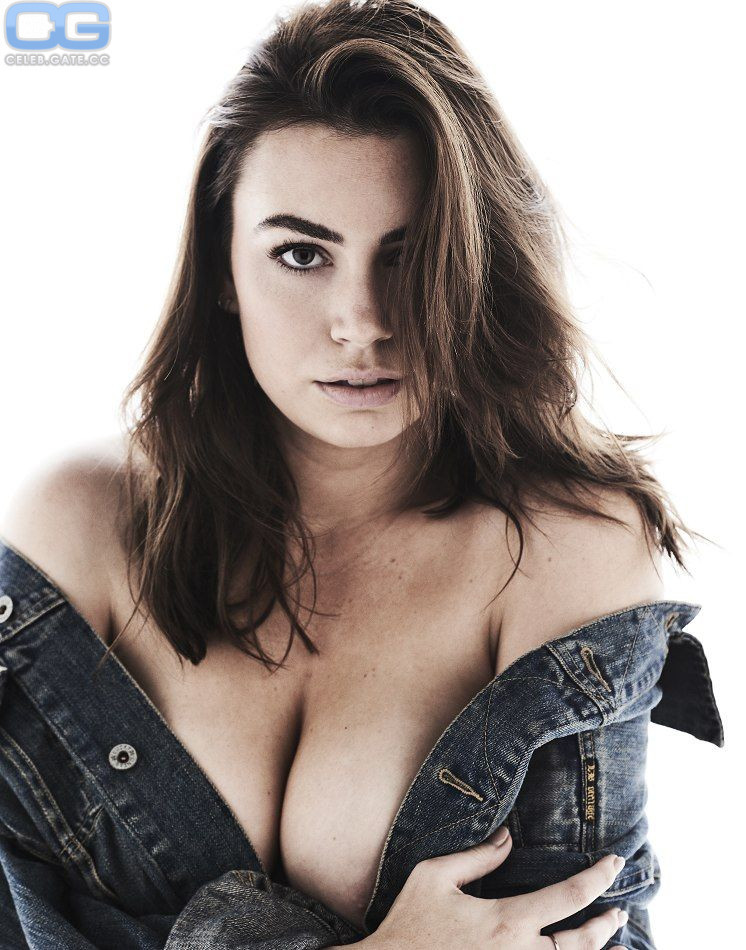 Sophie Simmons topless