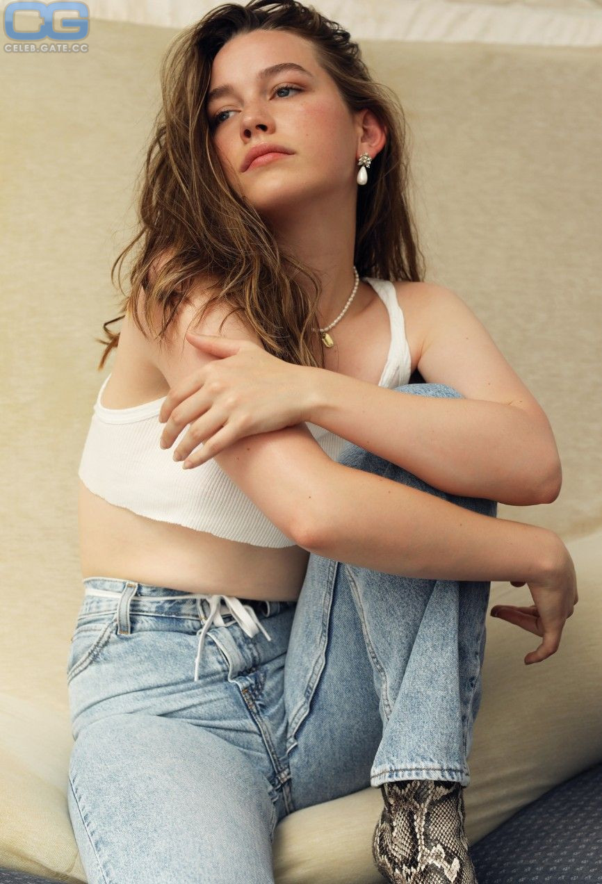 Victoria Pedretti 
