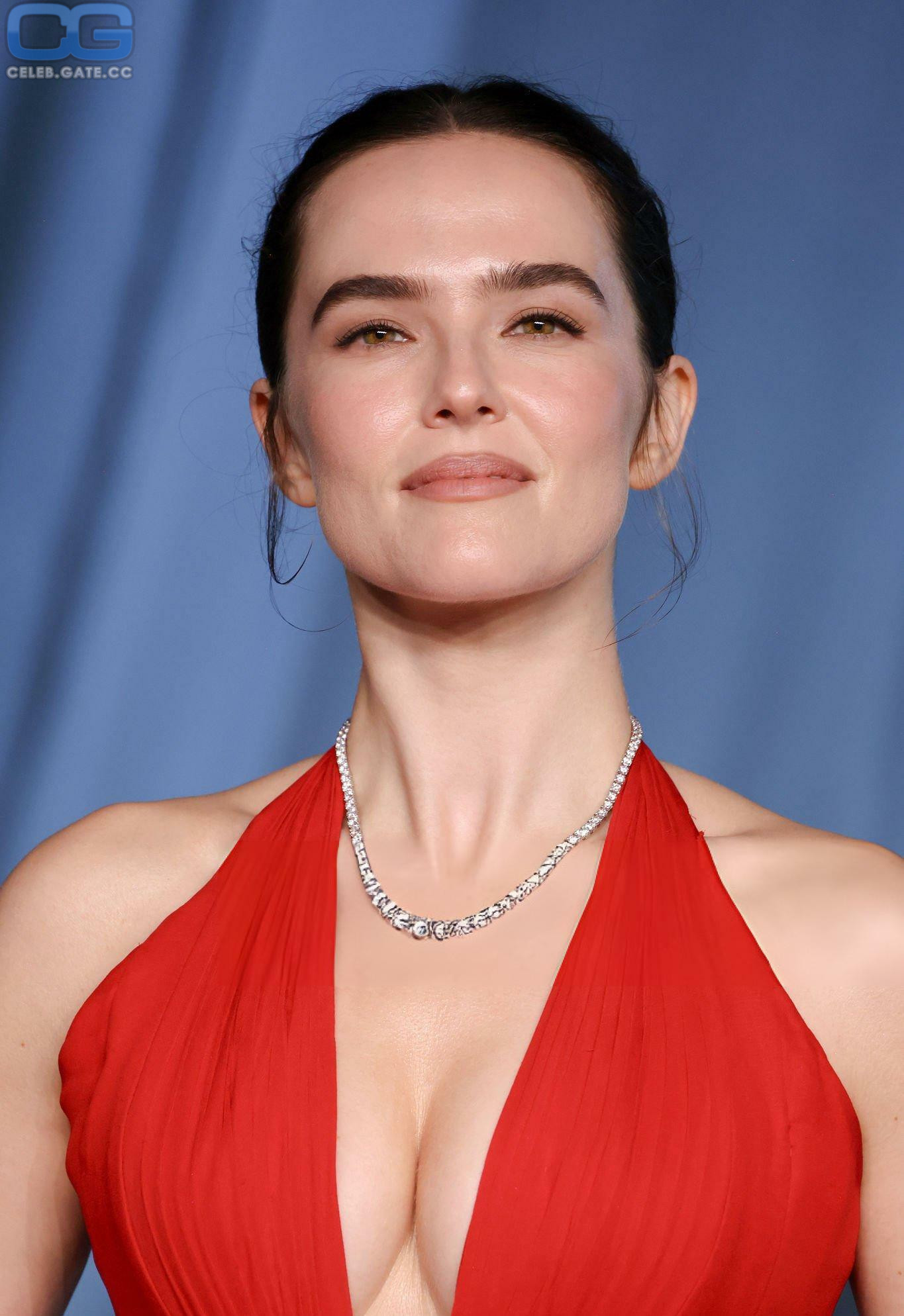 Zoey Deutch 