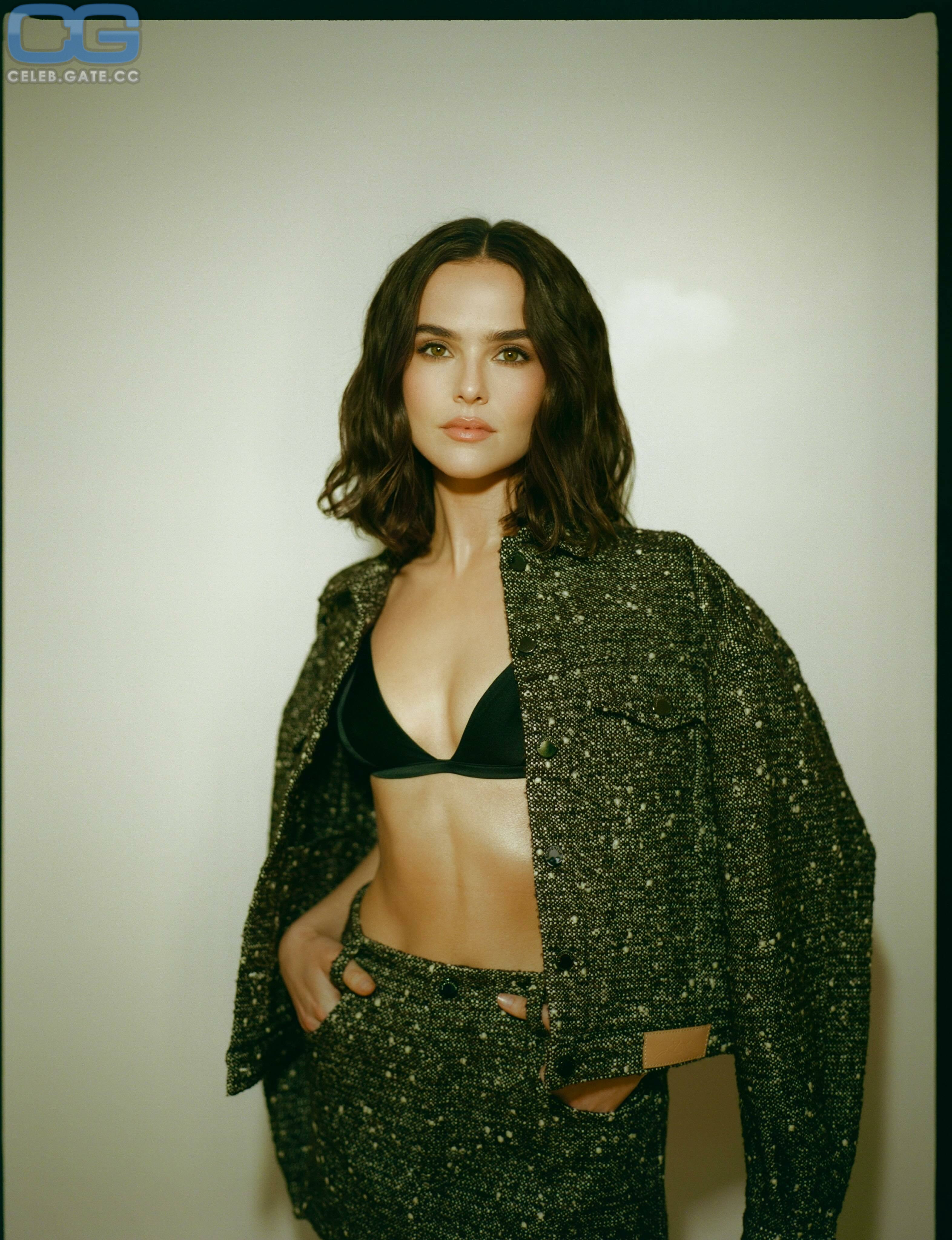 Zoey Deutch 