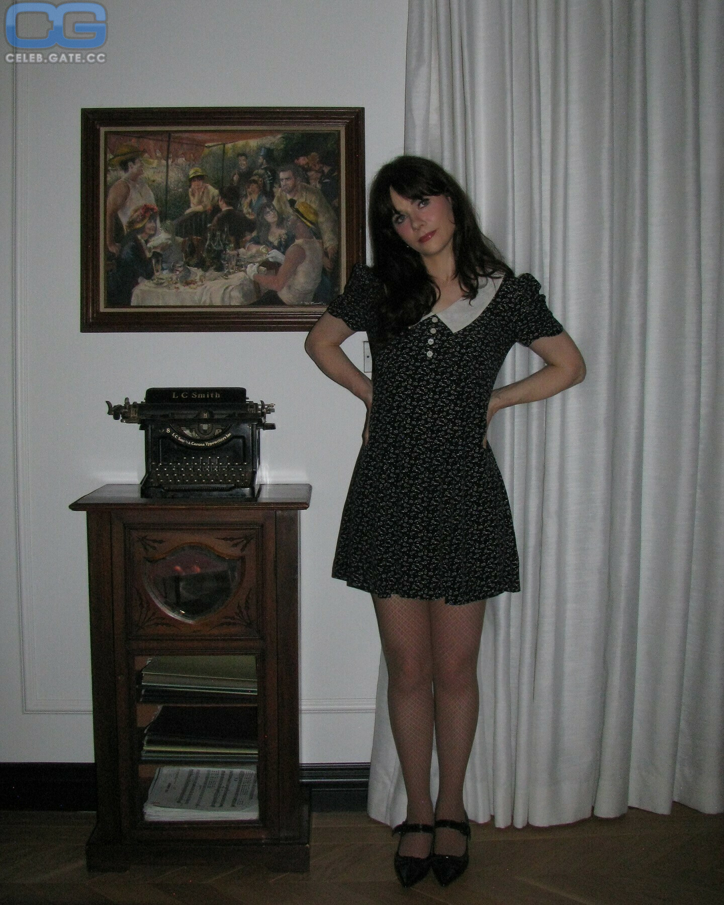 Zooey Deschanel 